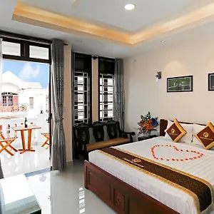 https://phoenix-homestay.hotelsofhoian.com