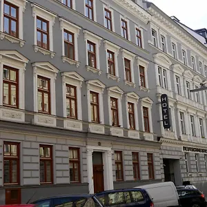 4* Szálloda Caratart Bombolo